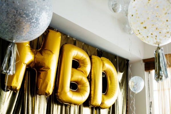 بادکنک فویلی حروف تولد مبارک HBD طلایی - 40 اینچ - با قابلیت گاز هلیوم - سوپر شیب